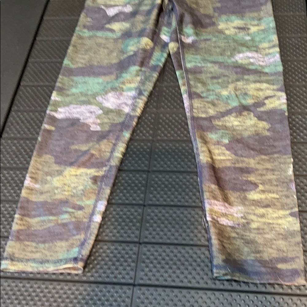 Terez capris - Picture 2 of 16
